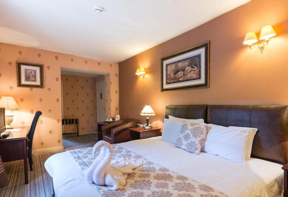 The George Hotel Stansted Airport Bishop's Stortford Exterior photo